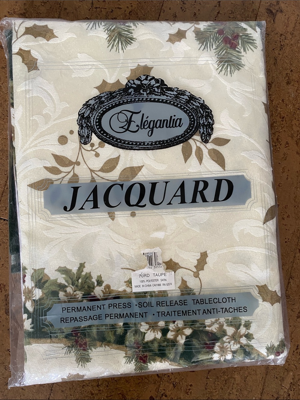 Brand New!! Jacquard Holiday Round 70”  Tablecloth Never been opened!!